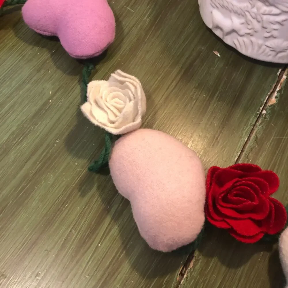 Target Threshold New without Box Garland Felt Hearts and Roses Valentine's Day